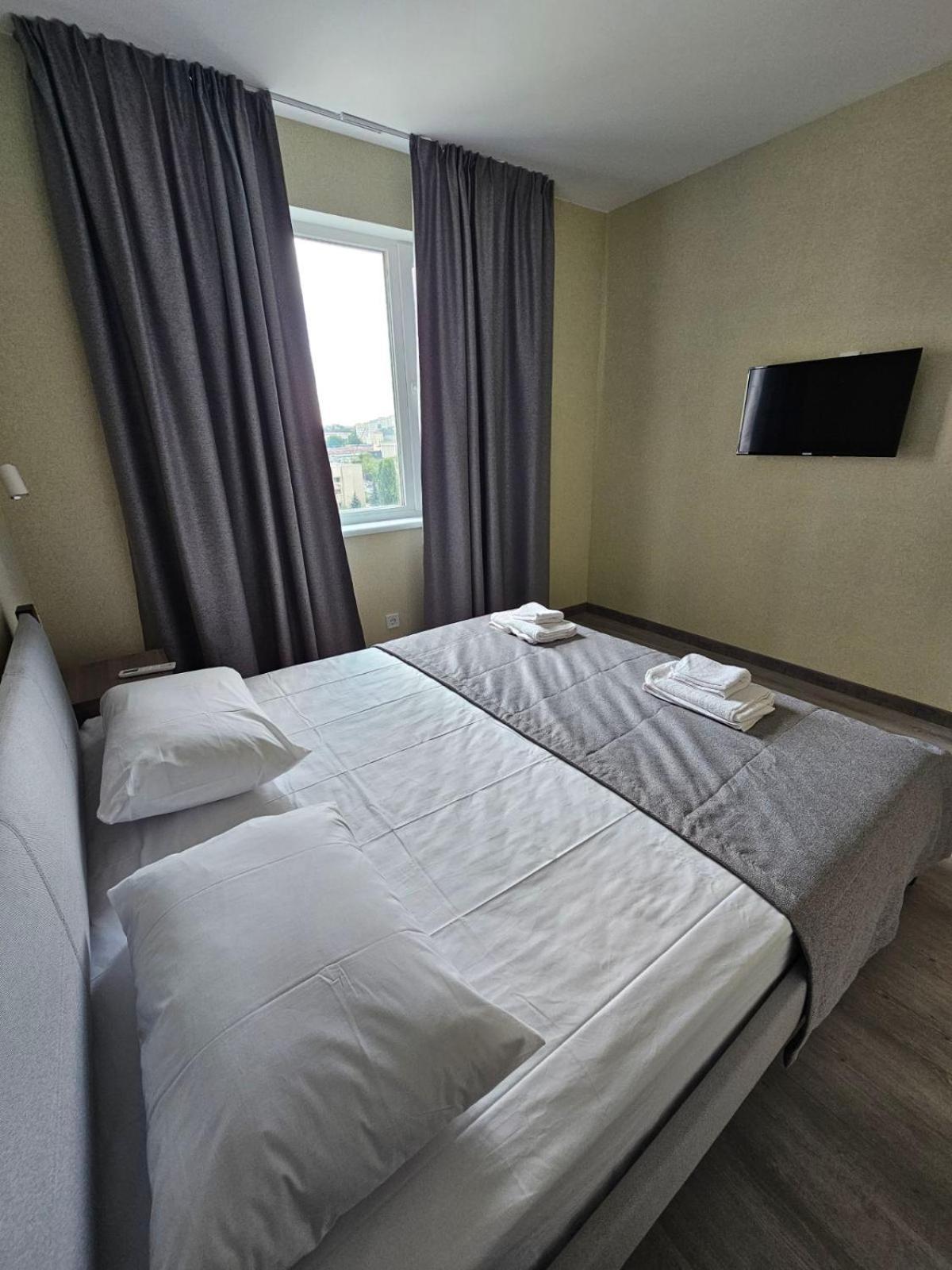 Mansarda Iris Hotel Kyiv Exterior photo