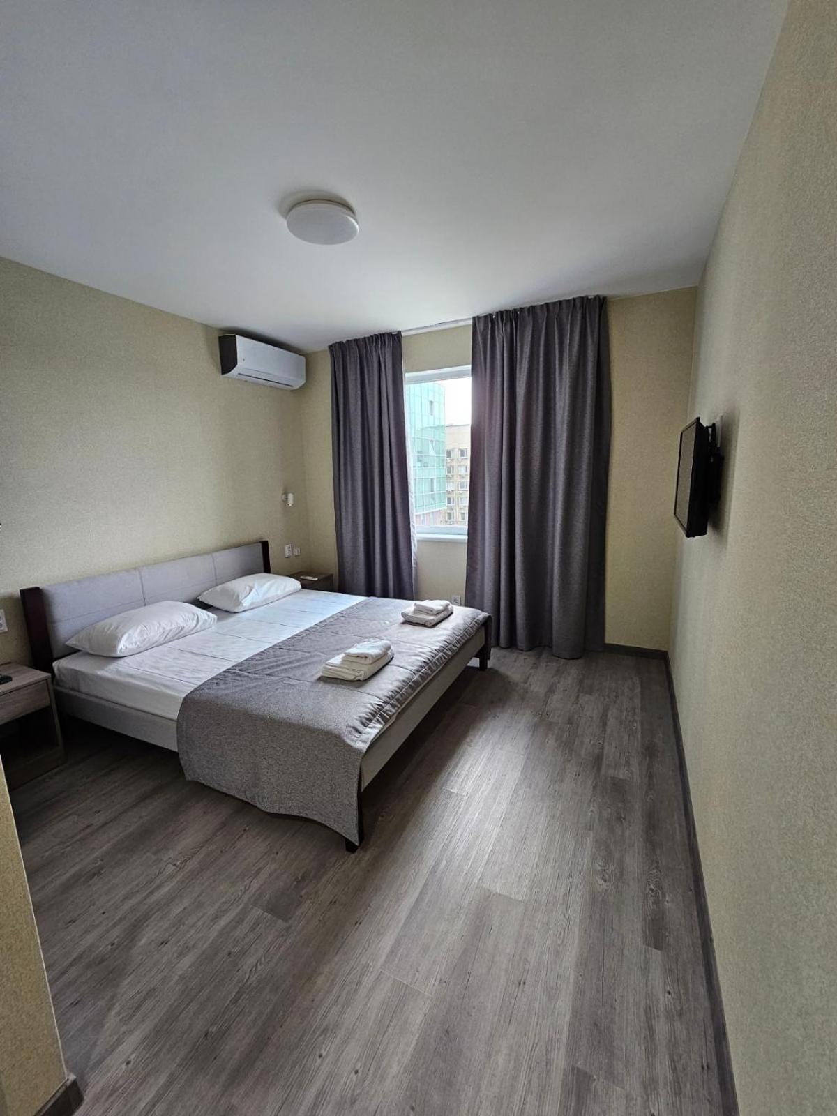 Mansarda Iris Hotel Kyiv Exterior photo